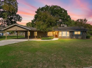 163 Lakeside Dr., Seguin, TX 78155