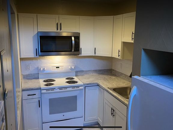 4th image of 1418 Bradley Dr #2B-2Ba