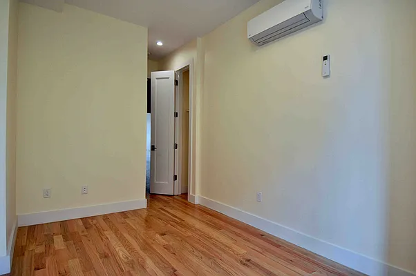 Rented by Premier Metro Realty Corp | media 27