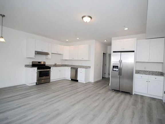 2nd image of 754 Paterson Ave #1