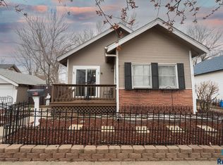 809 E 5th St, Sioux Falls, SD 57103