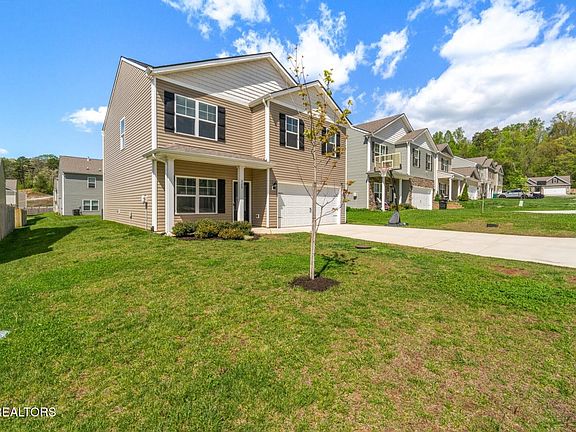 2nd image of 329 Hayley Marie Ln