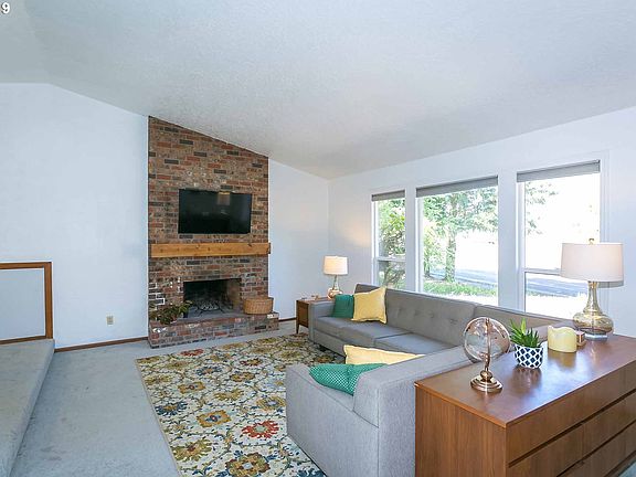 4th image of 3056 SE Cypress St