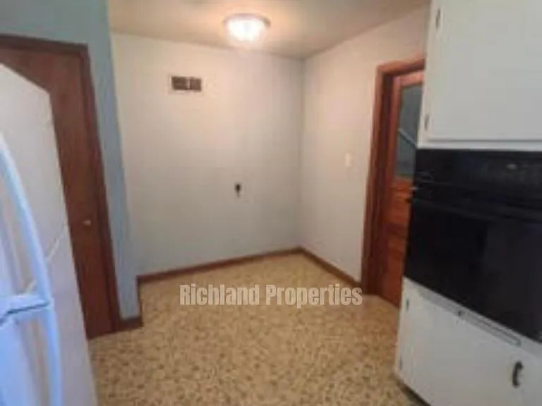 903 S Beacon Ave — Photo 3
