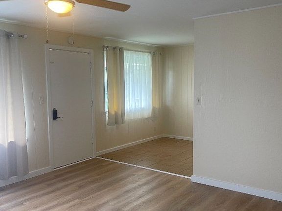 4th image of 485 Waianuenue Ave #210A