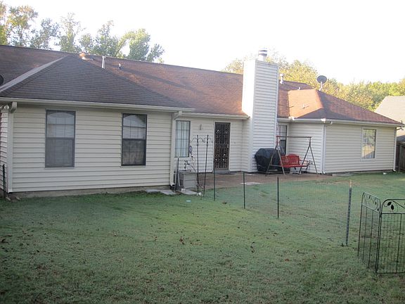 3rd image of 5904 Cedar Oak Cv
