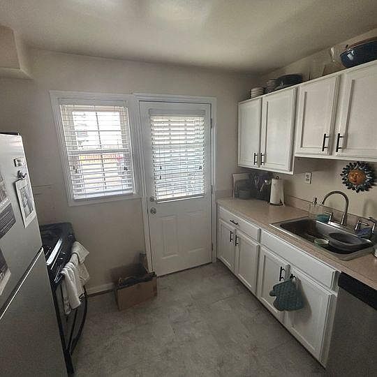 1st image of 734 N Oakland St #734