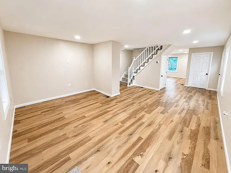 82 Central Ave — Photo 11