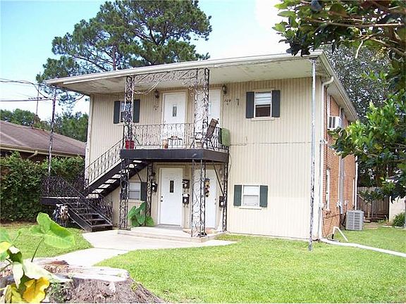 2nd image of 711 Oaklawn Dr #A