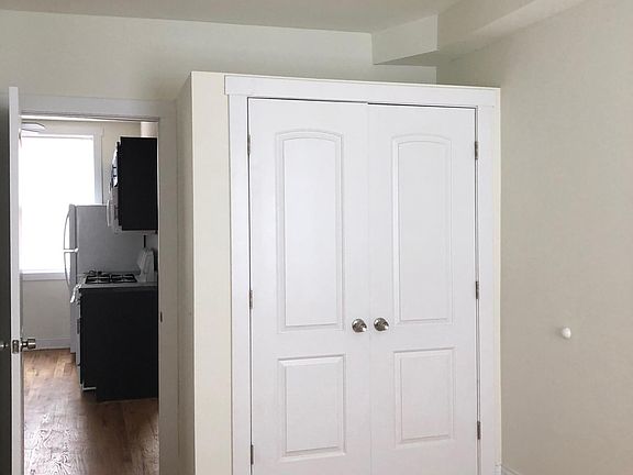 4th image of 4740 N Whipple St APT 2B
