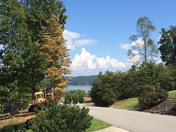 2nd image of Mountain Crest Dr