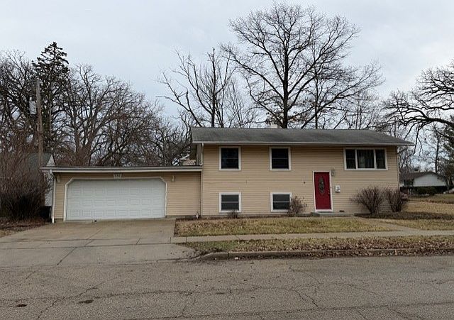 1st image of 330 S Lakeshore Dr
