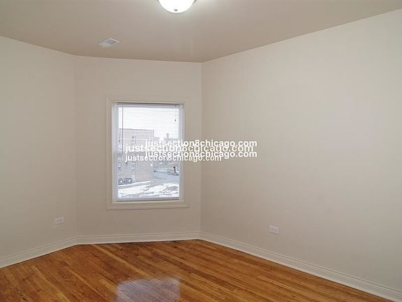 3rd image of 3652 W Augusta Blvd #1E