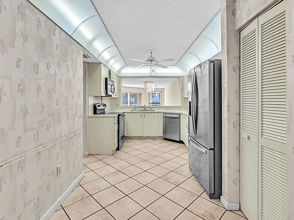 5th image of 7311 Granville Drive #106