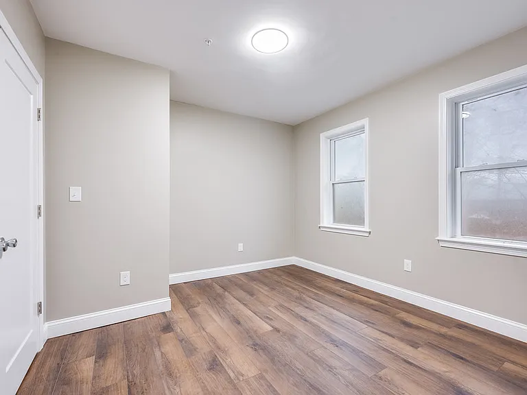 25 Buckley St #1L — Photo 8