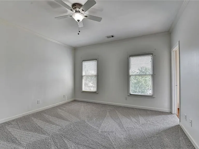 8910 Pinehurst Cv — Photo 72