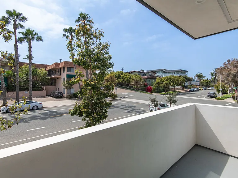 Luxury Living in the Heart of Downtown Encinitas — Photo 21