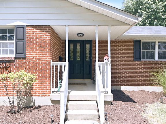 3rd image of 1033 Carlo Dr