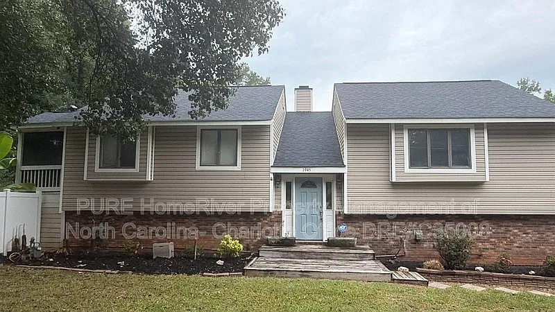 1945 Slater Rd