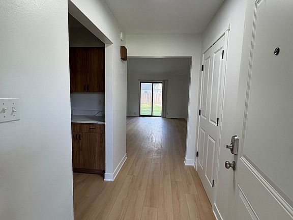 4th image of 312-314 W Charter Dr