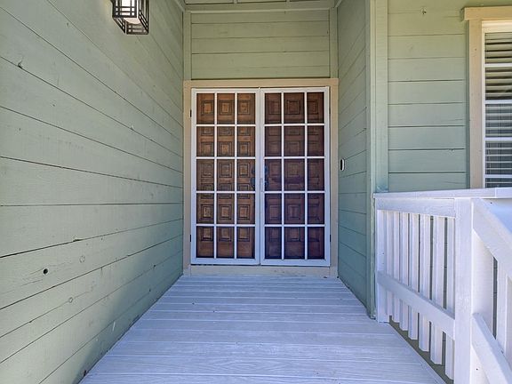 4th image of 5815 Dew Ct