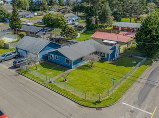 2713 Oak St, North Bend, OR 97459