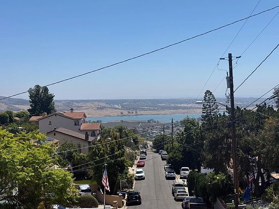 3rd image of 1659 Portola Ave