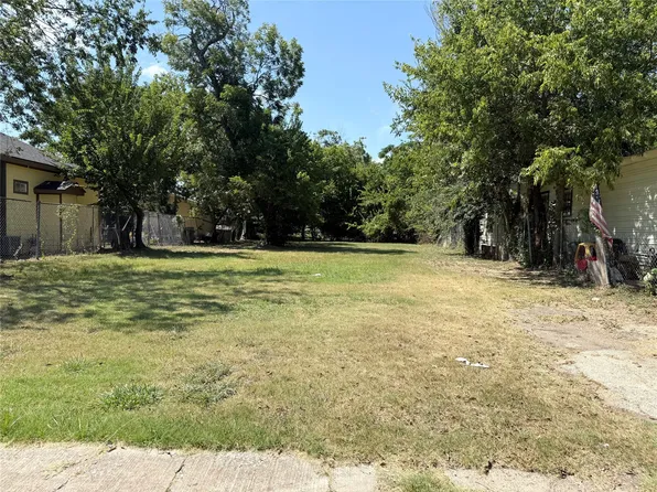 3703 Carl St, Dallas, TX 75210