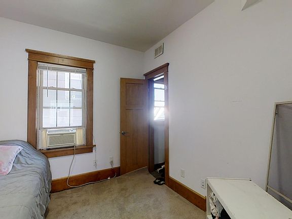 5th image of 2862 N Bremen St