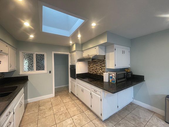 3rd image of 5679 Park Manor Dr