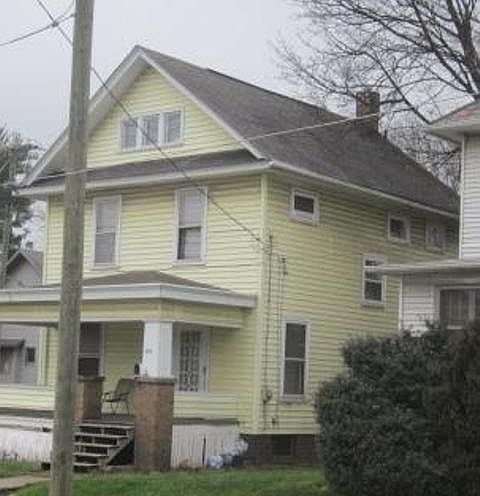 2nd image of 404 E North St