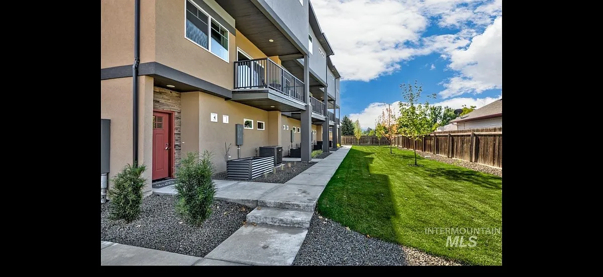 Building Photo - 2281 N Shaelyn Ln