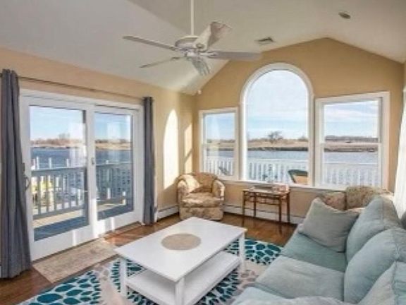 3rd image of 503 Venetian Blvd #1