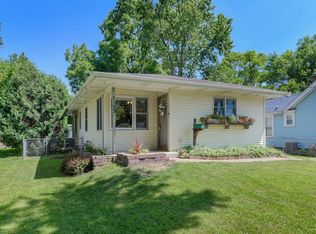 1123 McDonald Ave, Aurora, IL 60506