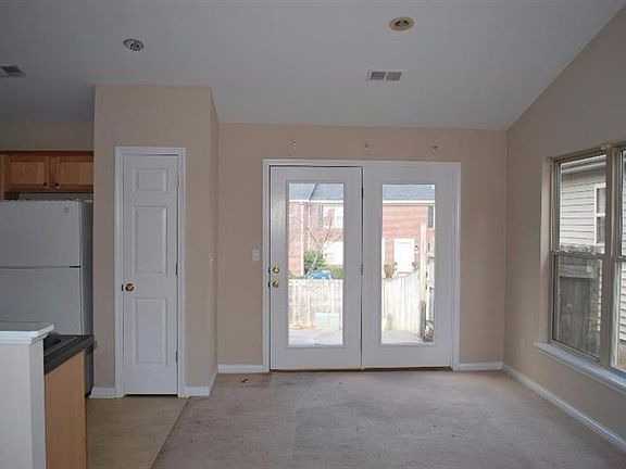 5th image of 441 Lucille Dr