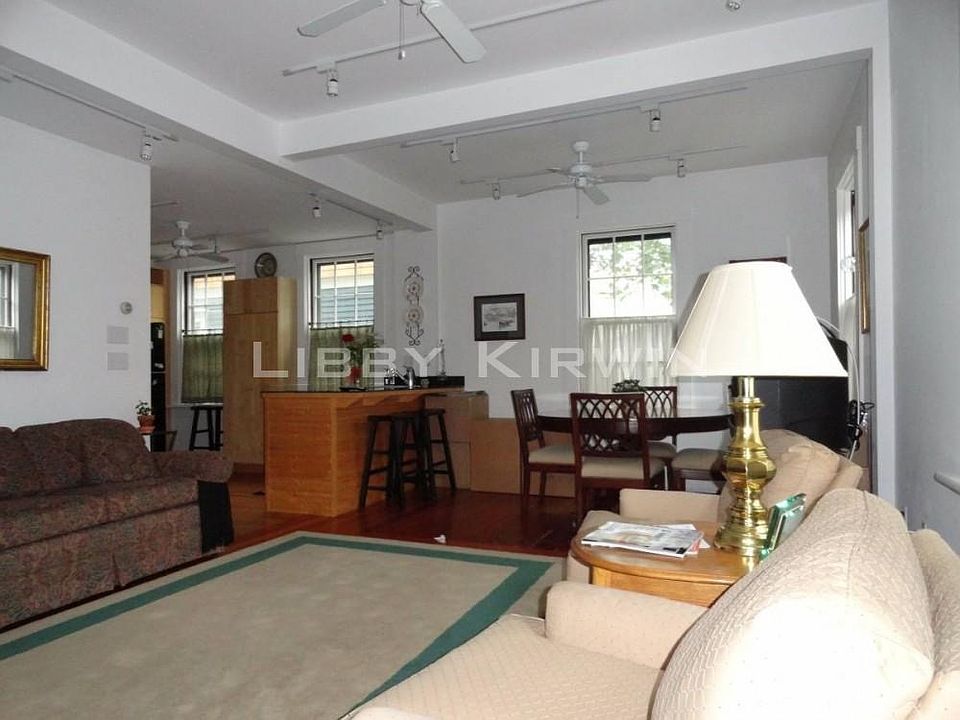 2nd image of 19 Walnut St APT 3