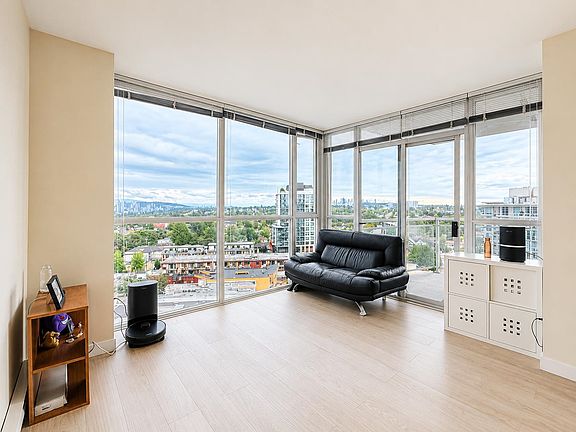 3rd image of 4028 Knight St #1307