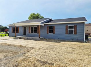 22 Cross St, Bloomingburg, OH 43106