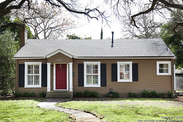 1st image of 152 W Edgewood Pl