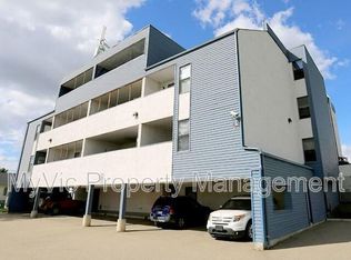 3007 35th St NW, Edmonton, AB T6L 5J2