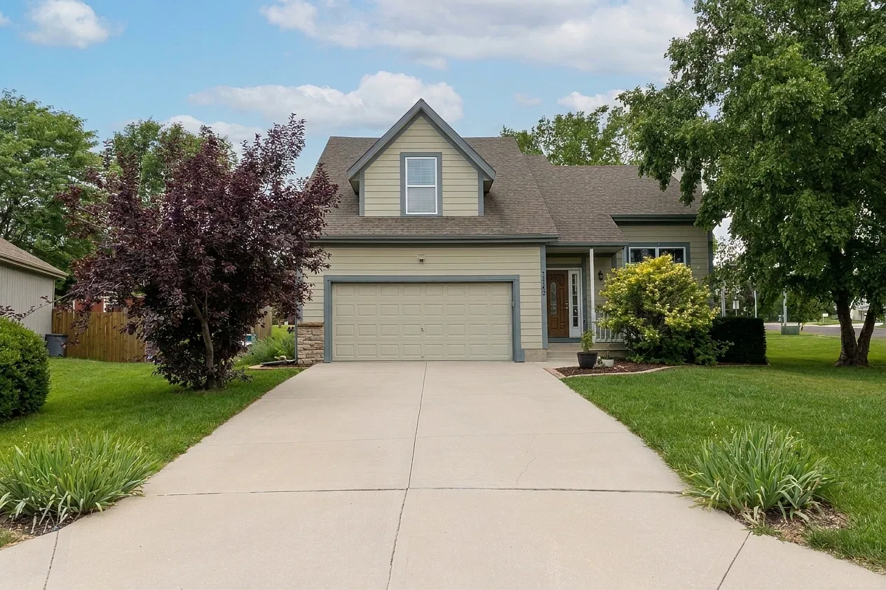 5 bed, 2604 sqft, $2,500 — Photo 1