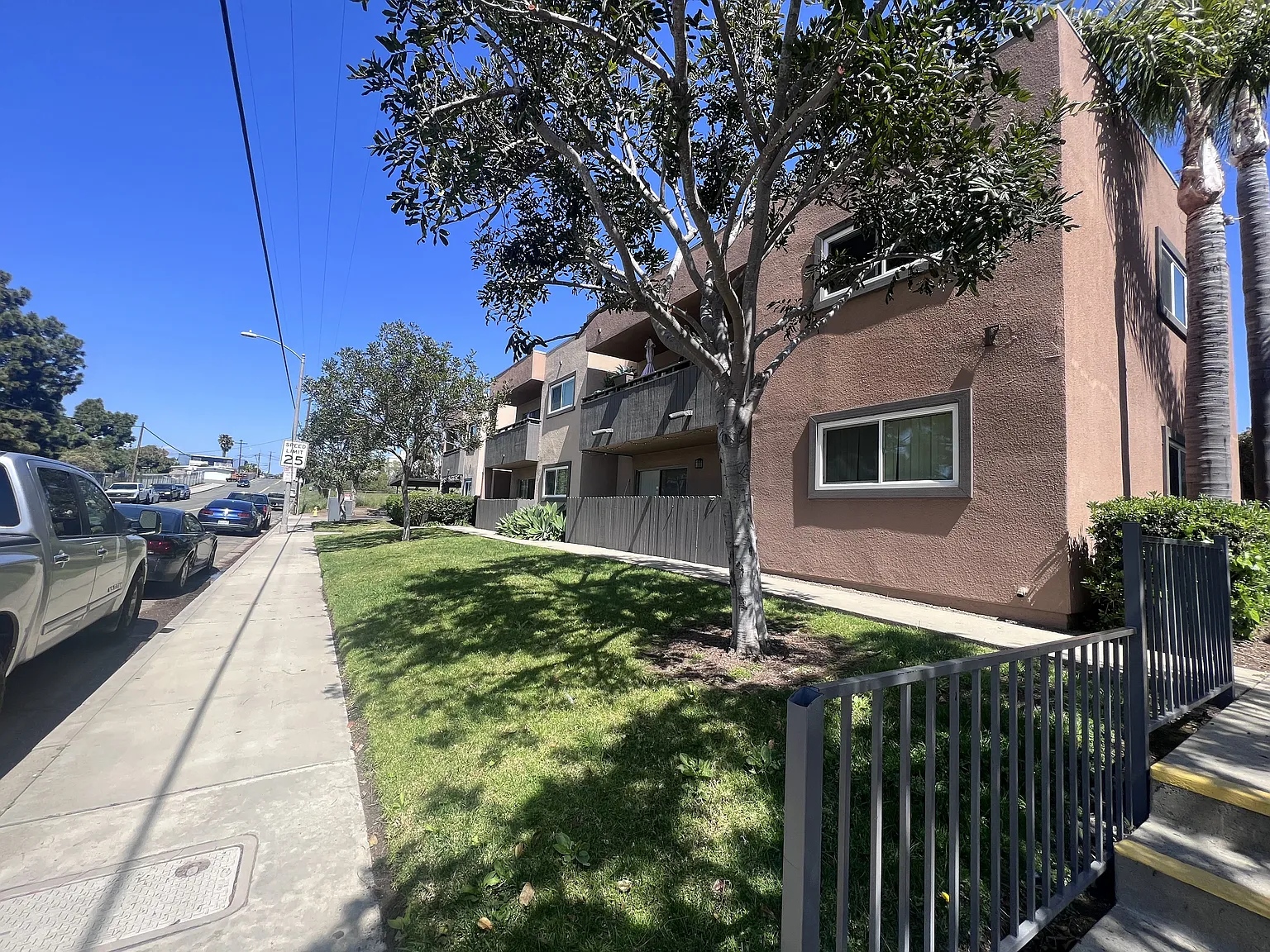 Villa Pacific Apartments — Photo 1
