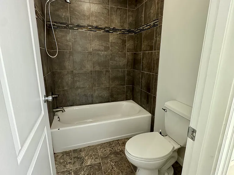 14267 Woodlands Dr #4 — Photo 9