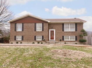 7009 Honiasant Rd, Louisville, KY 40214