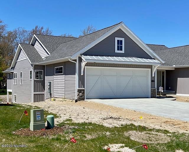 1st image of 575 Riverbank Cir