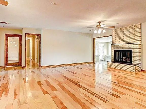 3rd image of 456 Thorton Dr