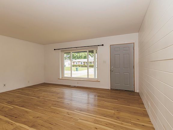 4th image of 1709 W Glenn Ellyn Dr