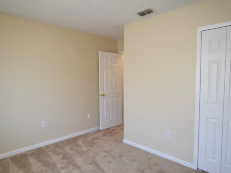 112 Cory Ln — Photo 8