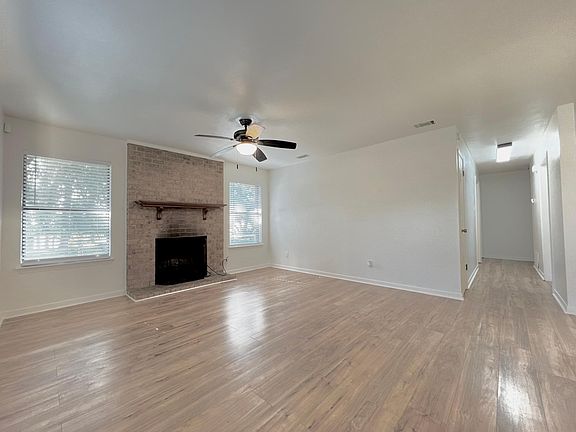 5th image of 727 Royal St #727