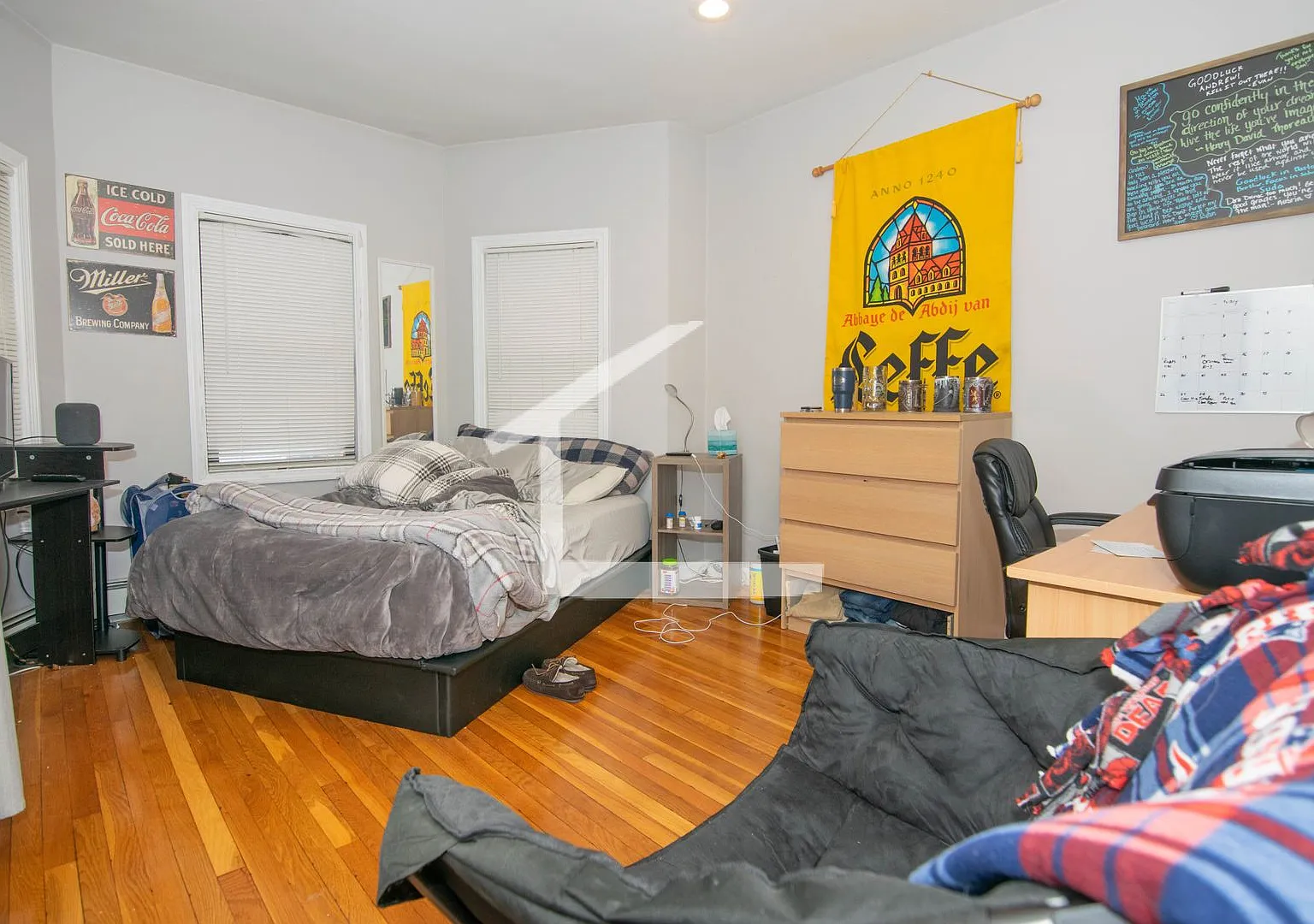 4 bed in Allston — Photo 1